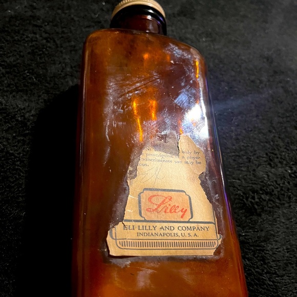 🔥 Eli Lilly And Company Pharmaceutical brown bottle late 1800’s .